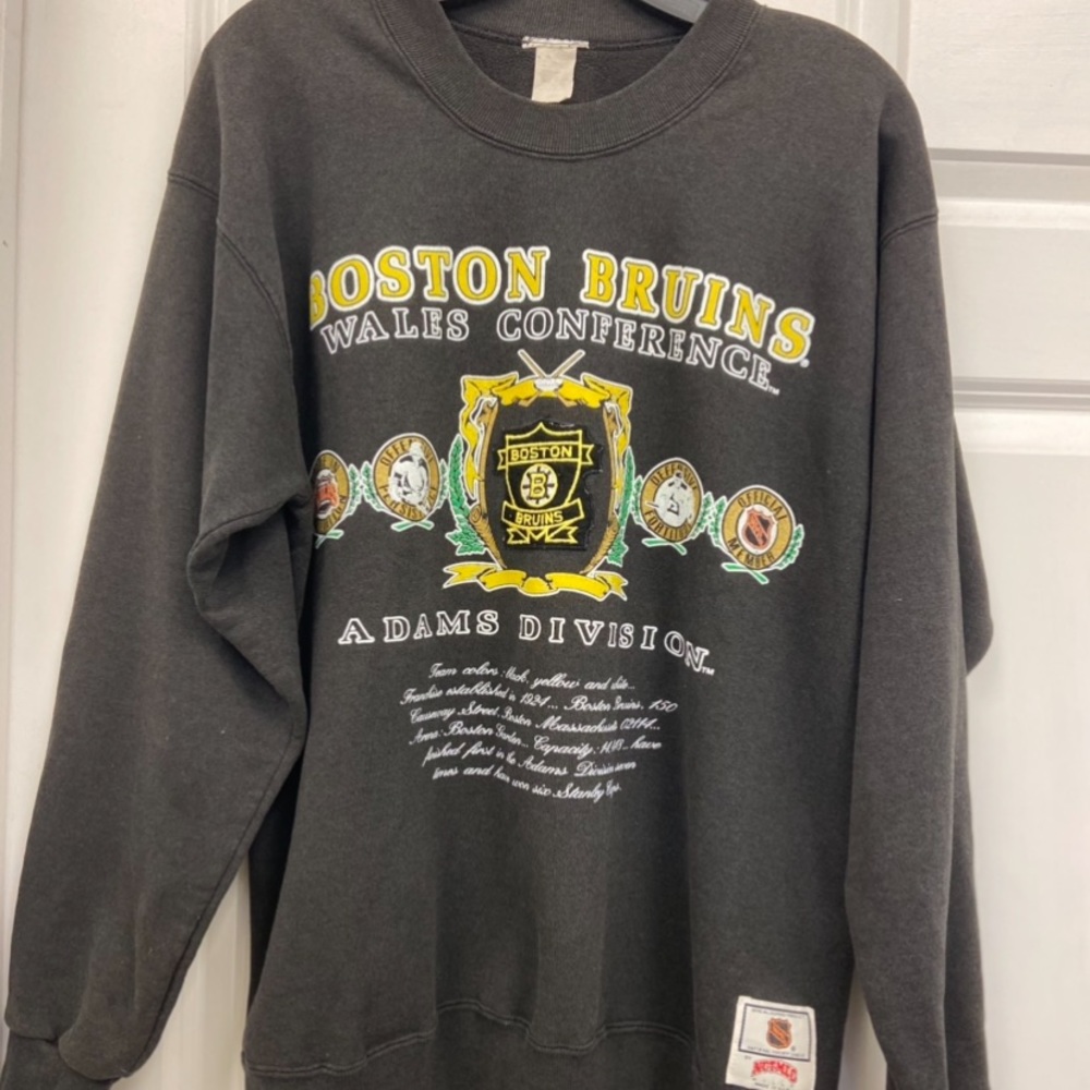 Authentic Vintage Boston Bruins crewneck